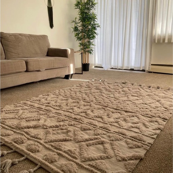 Wool Rug - Picture 5 of 5